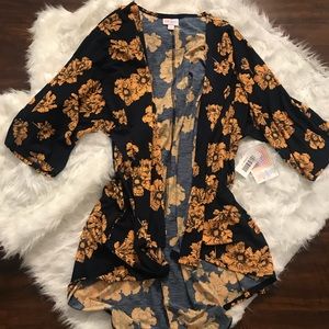 🎀 LULAROE KIMONO 🎀